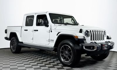 2023 Jeep Gladiator Overland