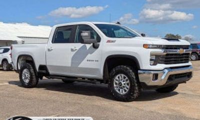 2024 Chevrolet Silverado HD Custom