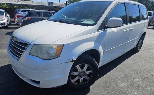 2009 Chrysler Town AND Country