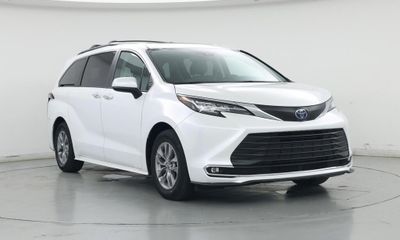 2022 Toyota Sienna XLE