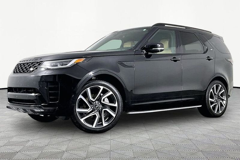 2024 Land Rover Discovery — a typically priced live listing