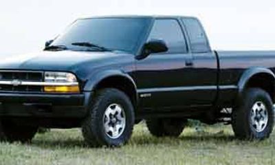 2001 Chevrolet S-10 Pickup LS