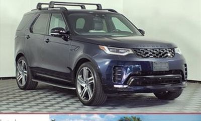 2024 Land Rover Discovery P300 Dyanmic SE