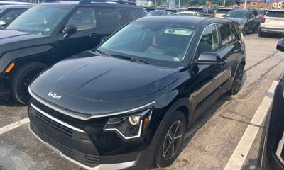 2023 Kia Niro LX