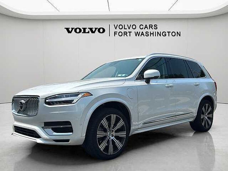 2025 Volvo XC90 — a typically priced live listing