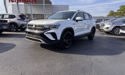 2023 Volkswagen Taos 4Motion SE W