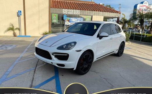 2013 Porsche Cayenne GTS