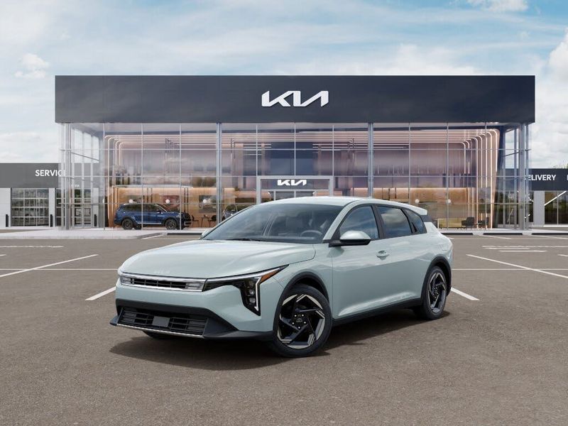 2026 Kia K4 Hatchback — a typically priced live listing