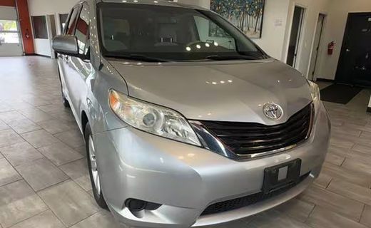 2014 Toyota Sienna LE