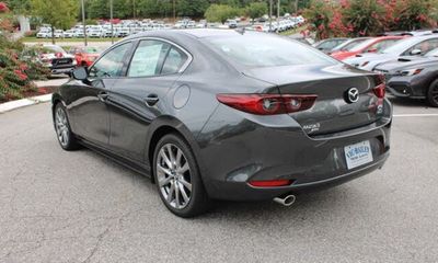 2023 Mazda MAZDA3 Premium Package