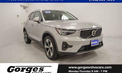 2023 Volvo XC40 Plus Bright