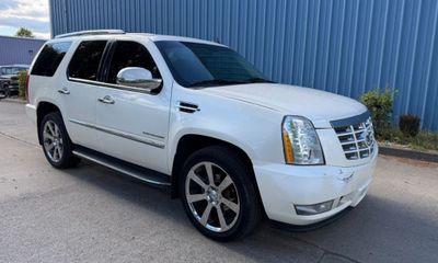 2010 Cadillac Escalade Luxury