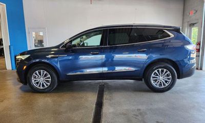 2023 Buick Enclave Essence