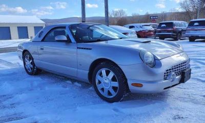 2004 Ford Thunderbird Deluxe