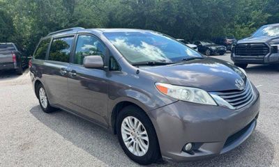 2014 Toyota Sienna XLE