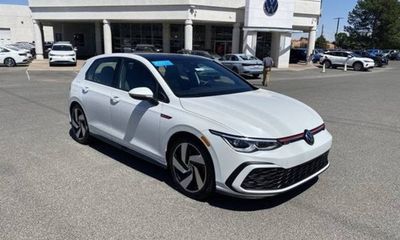 2022 Volkswagen Golf GTI SE