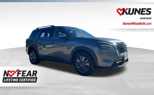 2024 Nissan Pathfinder SV