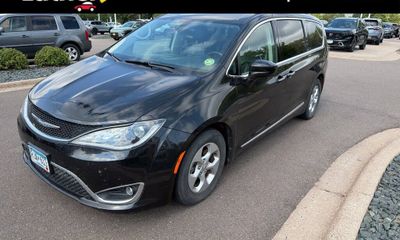 2017 Chrysler Pacifica Touring L Plus