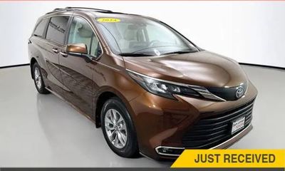 2024 Toyota Sienna XLE