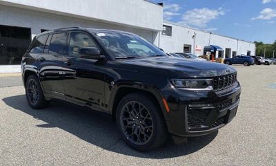 2026 Jeep Grand Cherokee Summit