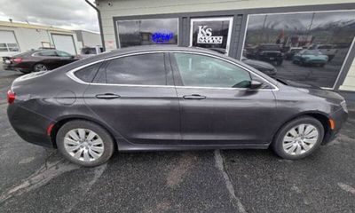 2016 Chrysler 200 LX