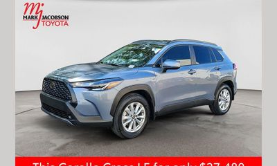2024 Toyota Corolla Cross LE