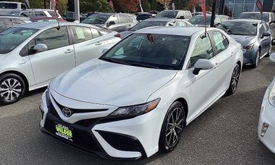 2023 Toyota Camry SE