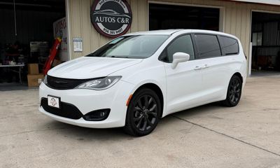 2018 Chrysler Pacifica Touring Plus