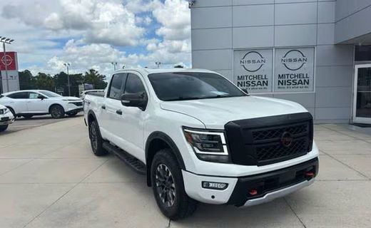 2023 Nissan Titan