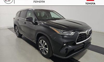 2025 Toyota Highlander XLE Nightshade 25TH