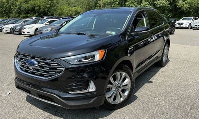 2019 Ford Edge Titanium