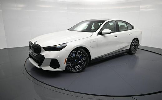 2026 BMW 550E xDrive