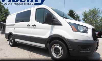 2022 Ford Transit 150 LOW Roof