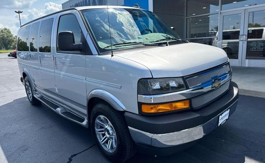 2024 Chevrolet Express LT