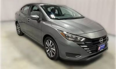 2025 Nissan Versa SV