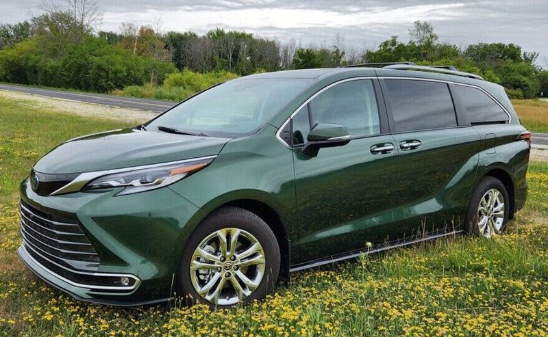 2023 Toyota Sienna — a typically priced live listing