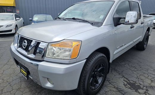 2011 Nissan Titan SV