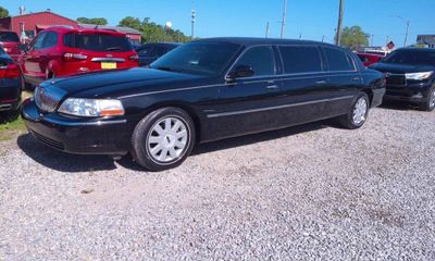 2005 Lincoln Town CAR Executive