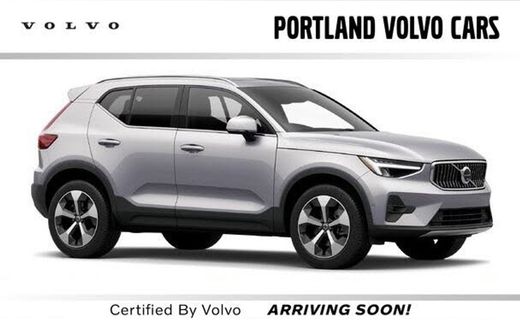 2023 Volvo XC40 Plus Dark