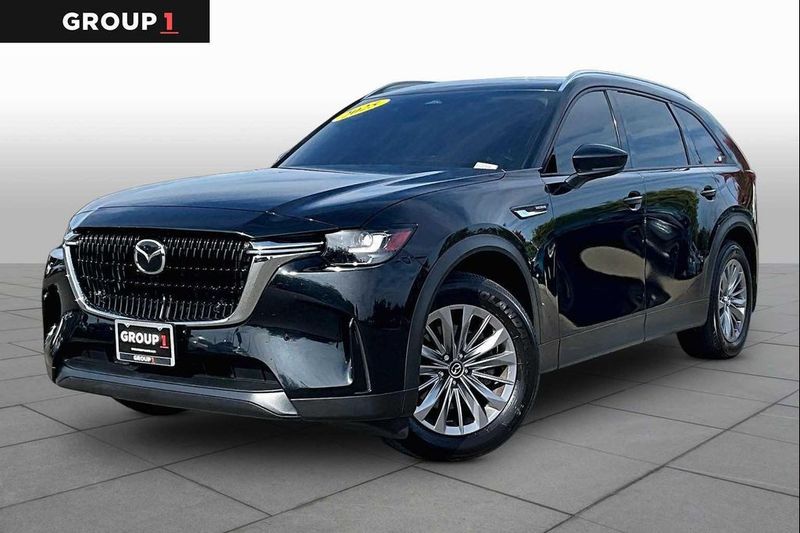 2025 Mazda CX-90 — a typically priced live listing