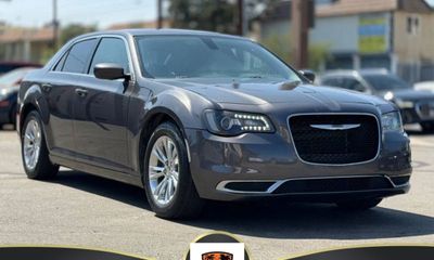 2015 Chrysler 300 Limited