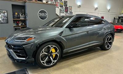 2020 Lamborghini Urus
