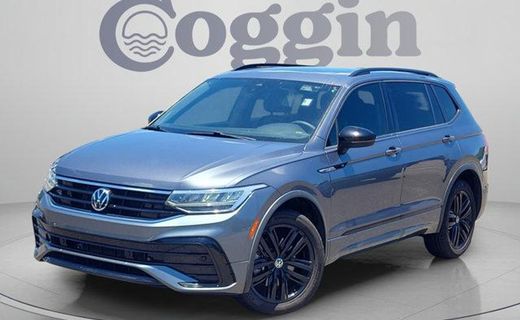 2022 Volkswagen Tiguan SE Black