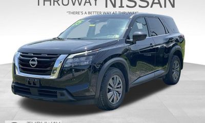 2025 Nissan Pathfinder S