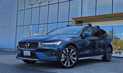2020 Volvo V60CC Momentum