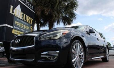 2016 Infiniti Q70L 37