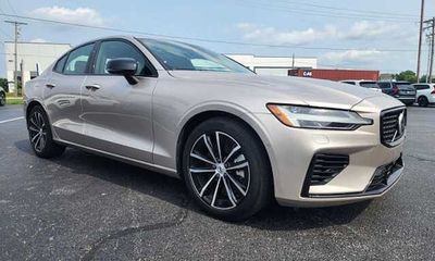 2025 Volvo S60 Plus Dark