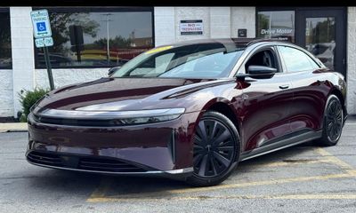 2025 Lucid AIR Pure