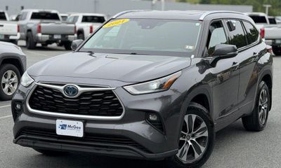 2021 Toyota Highlander XLE NAV