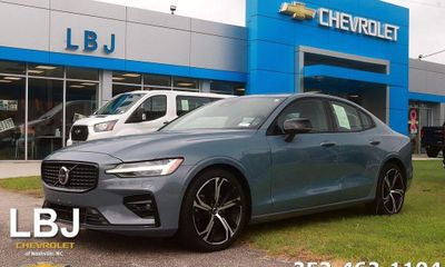 2024 Volvo S60 Plus Dark